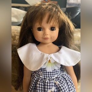 Gotz Puppe Brown Hair Doll w/Stand